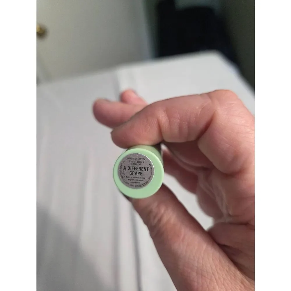 Clinique A Different Lipstick A Different Grape Green Tube Discontinued